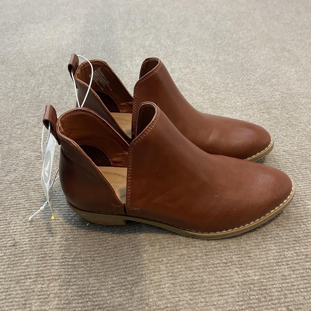 Universal Thread‎ Boots Womens Size 6 Brown Faux Leather Memory Foam Booties